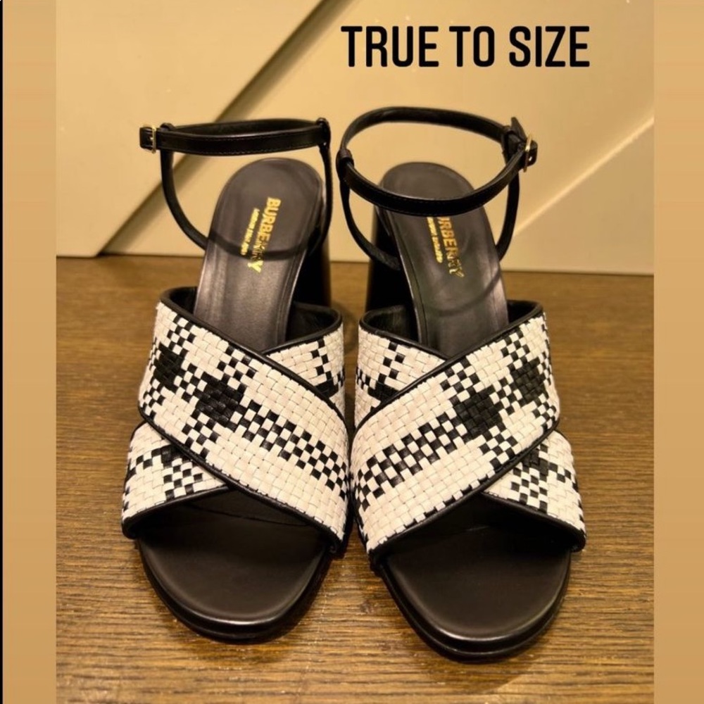 NWT BURBERRY PLAID SANDAL HEELS